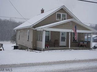 1106 Yellow Springs Dr, Williamsburg, PA 16693