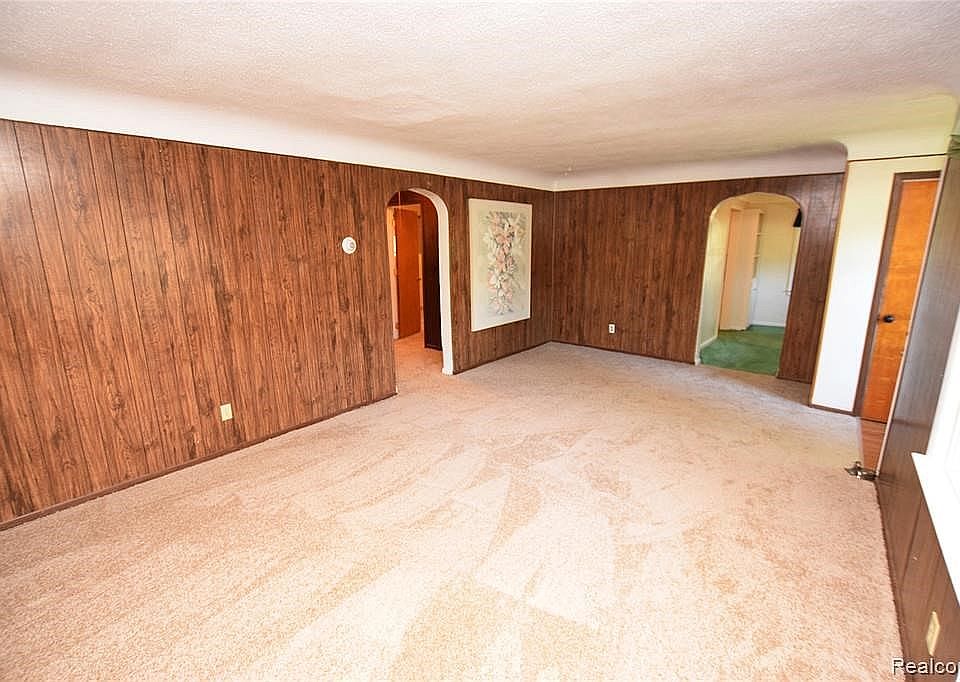 Main house living room - brand new carpet