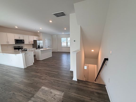 4th image of 721 Lucky Clover Way #721