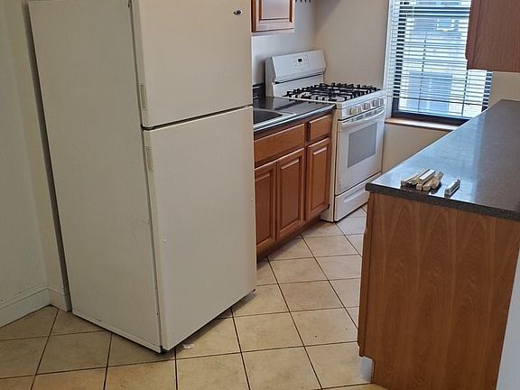 2nd image of 750 Ocean Ave APT 2