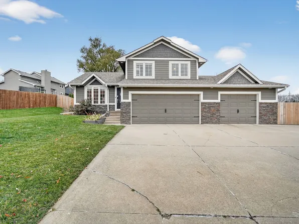 2240 NW 149th St, Clive, IA 50325