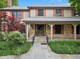 4143 Three Lakes Ct, Long Grove, IL 60047