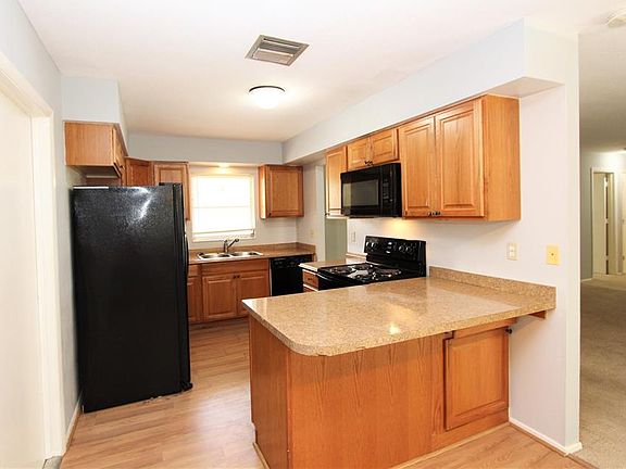 5th image of 20255 Benton Ave