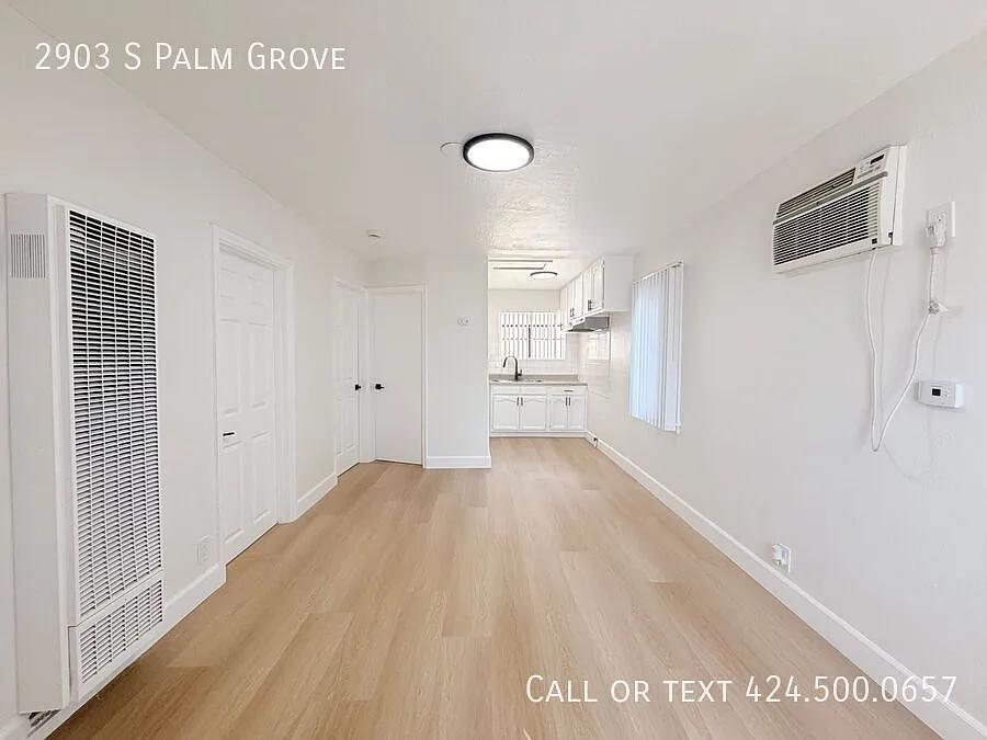 Charming & Well-Appointed 2BD/1BA with Air Conditioning! — Photo 2