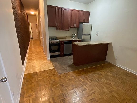 3rd image of 450 W 58th St APT 1G