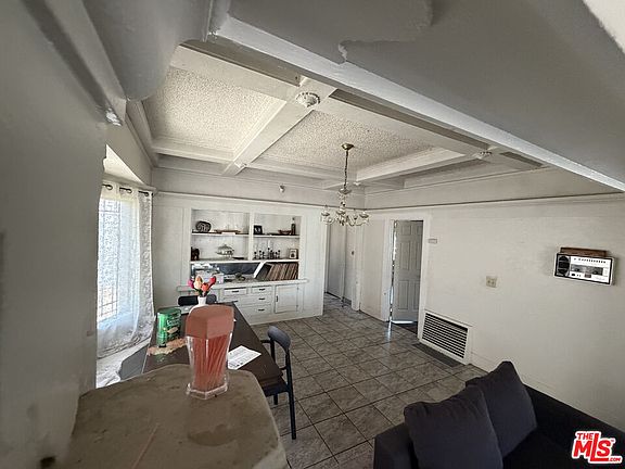 4th image of 1140 W 51st Pl