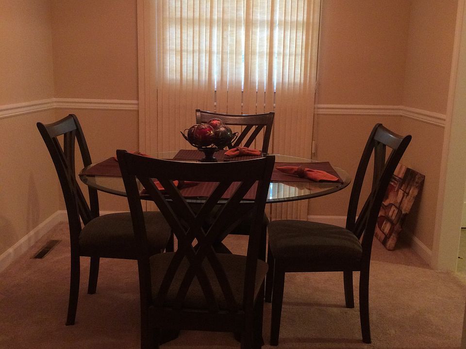 2nd image of 1311 Poplar Cir