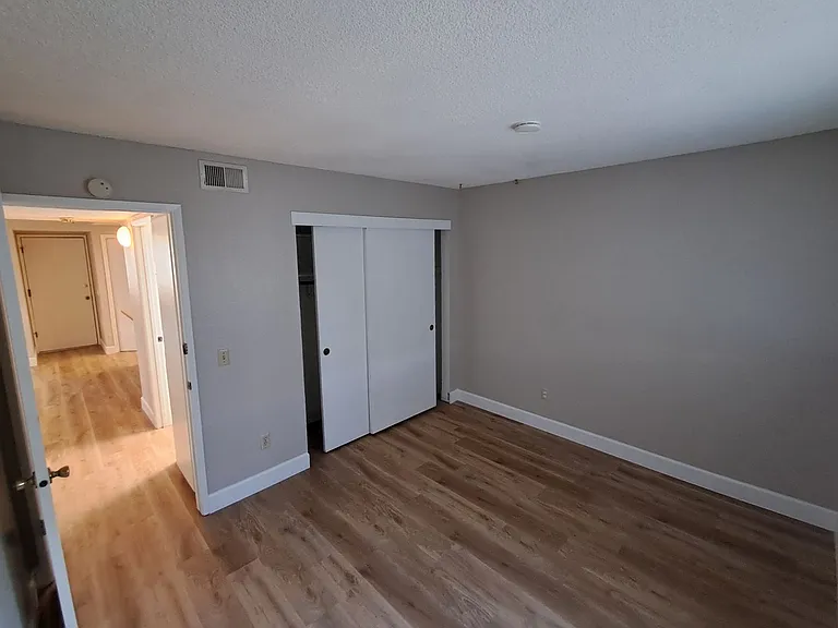 502 Hyacinth Ct #B — Photo 23