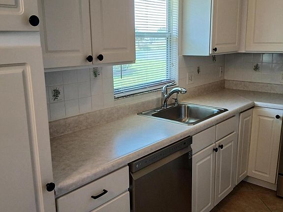 5th image of 92 Seville Drive