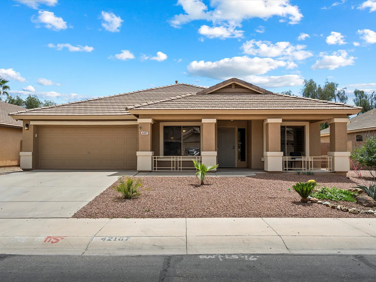 3 bed, 2312 sqft, $3,000 — Photo 2