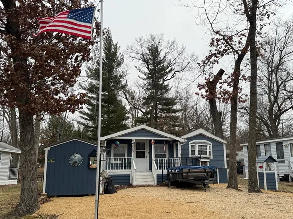 2/280 Woodhaven Dr E, Sublette, IL 61367