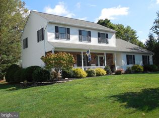 505 Nob Hill Dr, Perkasie, PA 18944