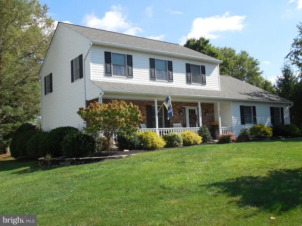 505 Nob Hill Dr, Perkasie, PA 18944