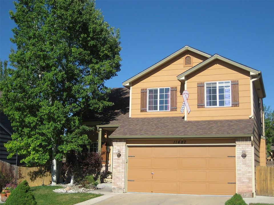 BEAUTIFUL REMODELED TWO STORY HOME IN RIVER RUN!