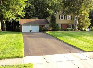 62 Applegate Rd, Freehold, NJ 07728