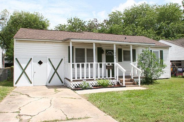 1st image of 1506 E Mimosa Ave