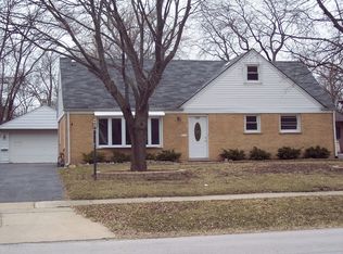 420 E Bryn Mawr Ave, Roselle, IL 60172