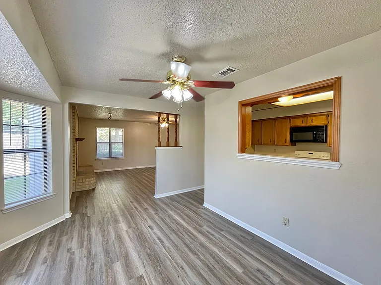 109 S Brook Dr — Photo 7