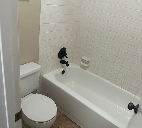5th image of 2221 Valleyview Blvd