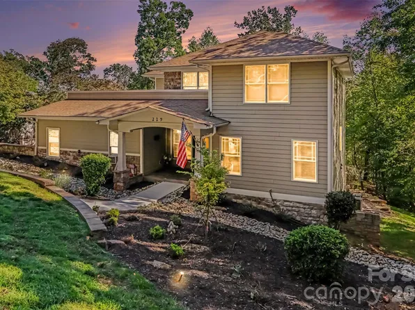 219 Mays Mills Dr, Cramerton, NC 28032