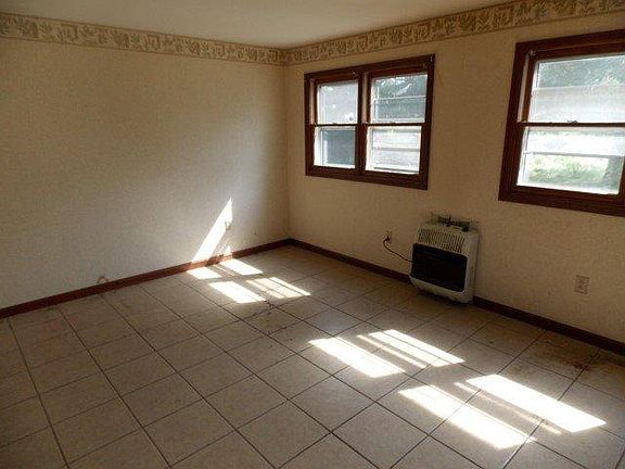 4th image of 90 Trisler Ln