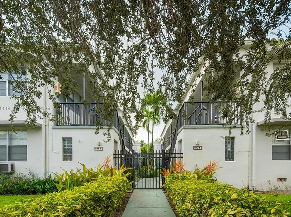 974 Biarritz Dr APT 15, Miami Beach, FL 33141