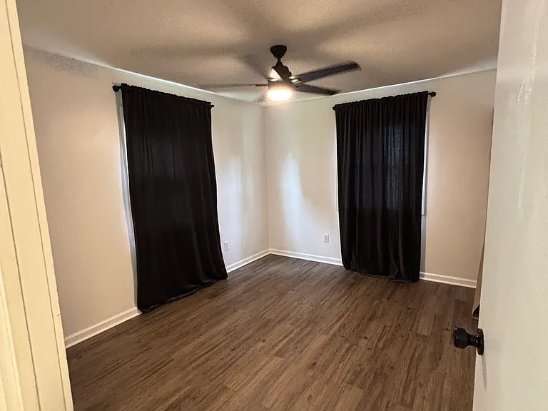 1711 Sarasota Ct — Photo 14