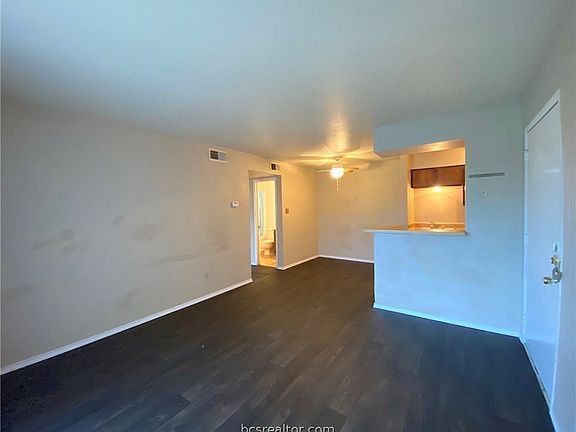 2nd image of 904 University Oaks #9