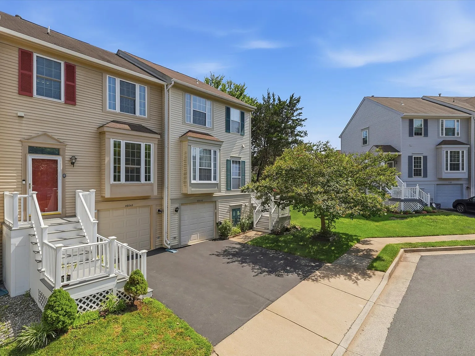 3 bed, 2.5 bath, 1754 sqft, $3,000 — Photo 1