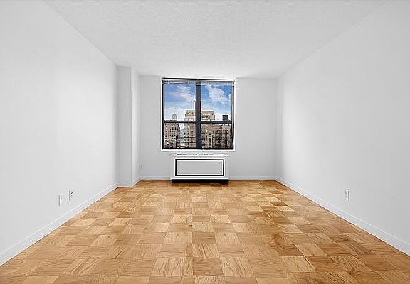 4th image of 247 W 87th St APT 12J