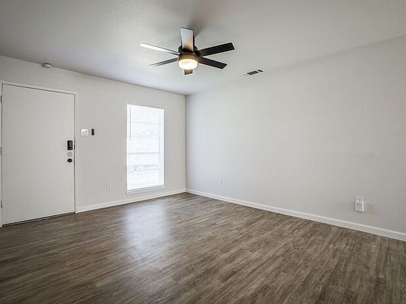 5th image of 3938 Cambridge Dr