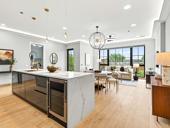 3rd image of 2024 W Irving Park Rd #302