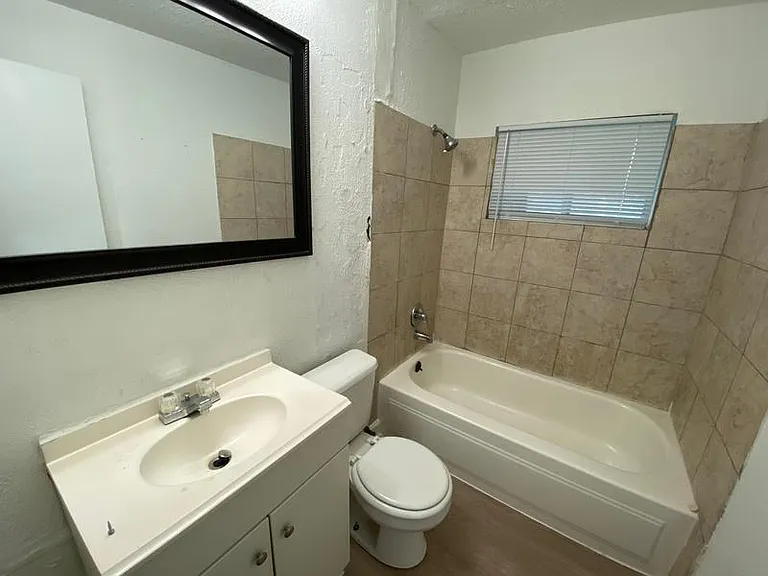 972 Peabody Ave #6 — Photo 5