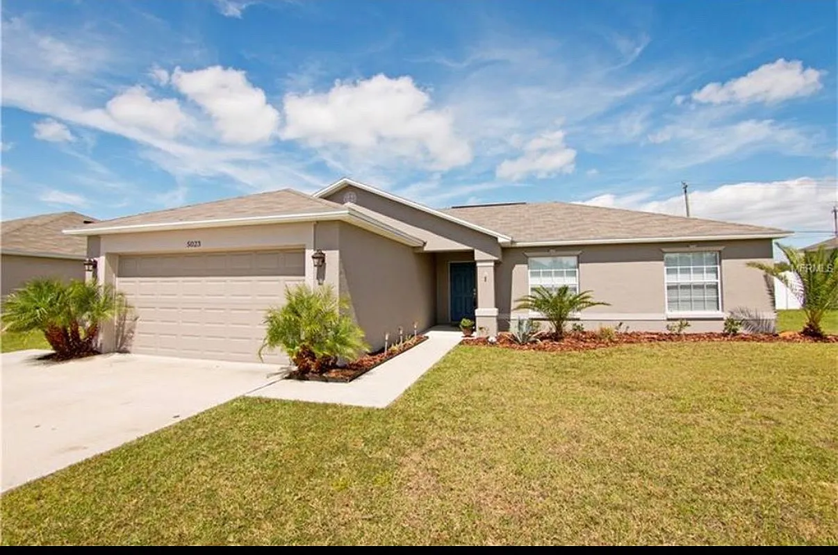 4 bed, 1537 sqft, $2,500 — Photo 1