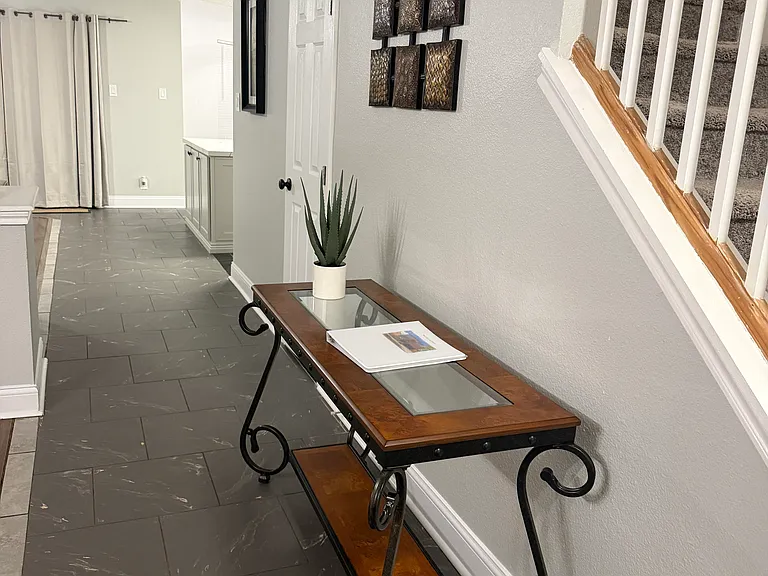 N Hills Village Dr — Photo 20