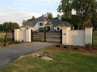 1395 Queens Way, Carmel, IN 46032