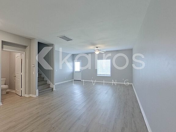 4th image of 917 NW 6th St