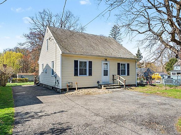 2nd image of 15 Forge Hill Rd