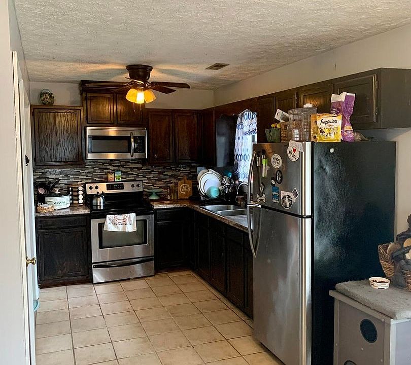 2nd image of 124 Hampton Dr