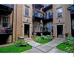 2nd image of 2241 N Lincoln Ave #J-2