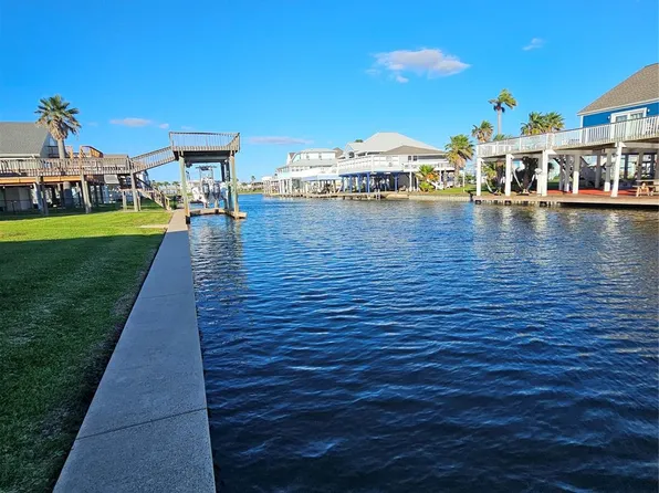 21811 Matagorda Dr, Galveston, TX 77554