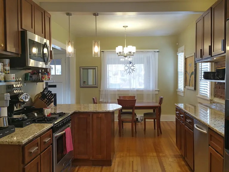 4162 Hooker St — Photo 9