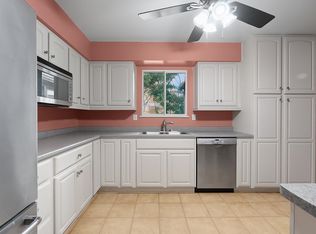 11829 218th St, Maple Ridge, BC V2X 7W1