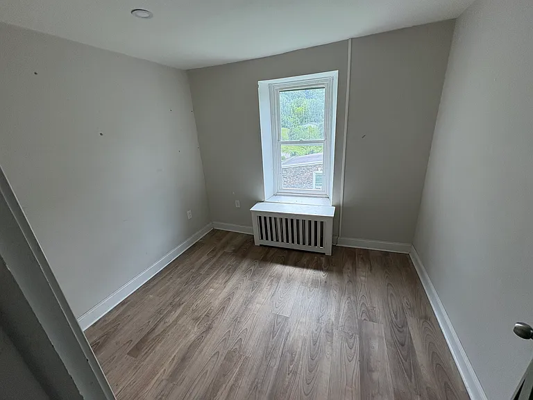 209 Ebenezer Ave — Photo 10