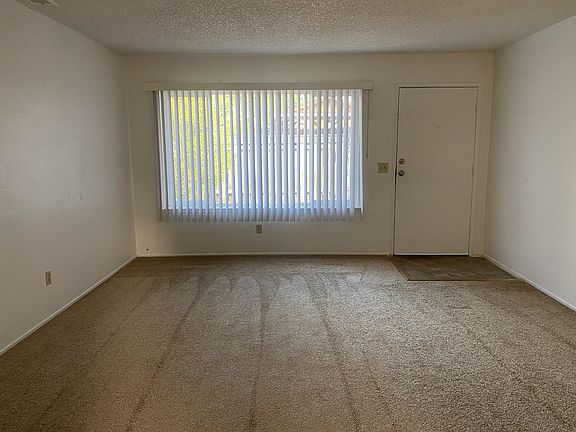 3rd image of 19277 Hickory St