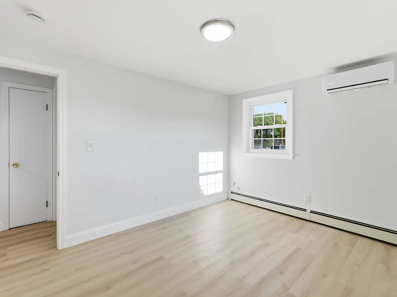 3 bed, 1568 sqft, $3,950 — Photo 3