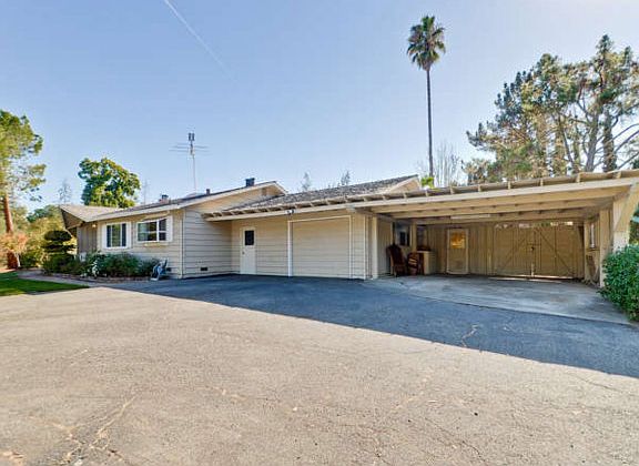 5th image of 26096 Todd Ln