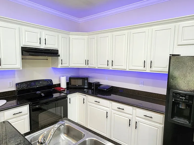 113 Kenwood Ave — Photo 9