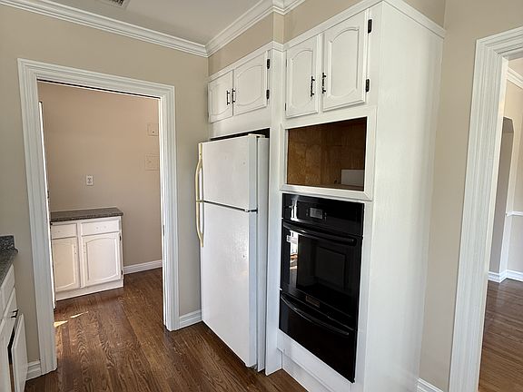 4th image of 3111 W Jeffries Ave