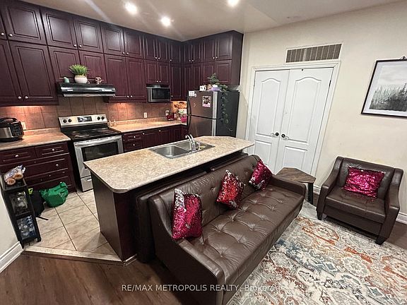 5th image of 2352 Middlefield Rd Unit 205
